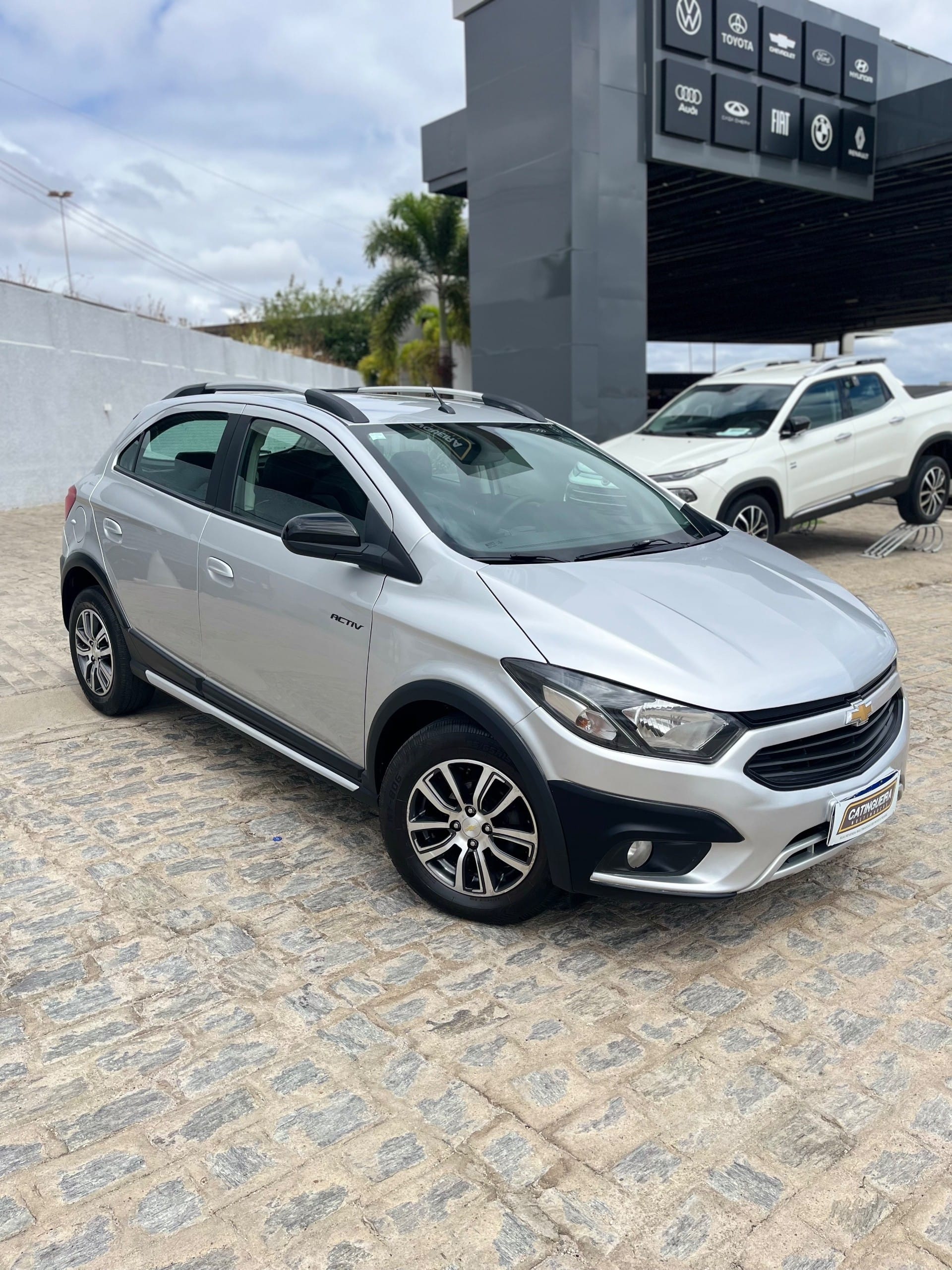 Chevrolet Onix - foto 1